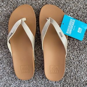 Reef Cushion Court Flip-Flops Sz 7 NWT